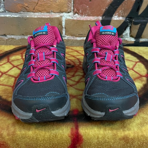 NIKE-women’s Gray Pink AIR ALVORD Lace-Up Athletic Running Trail Sneaker shoes - Picture 3 of 10